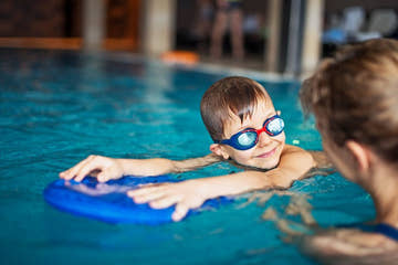 Speedo Kickboard Review: What You Need to Know