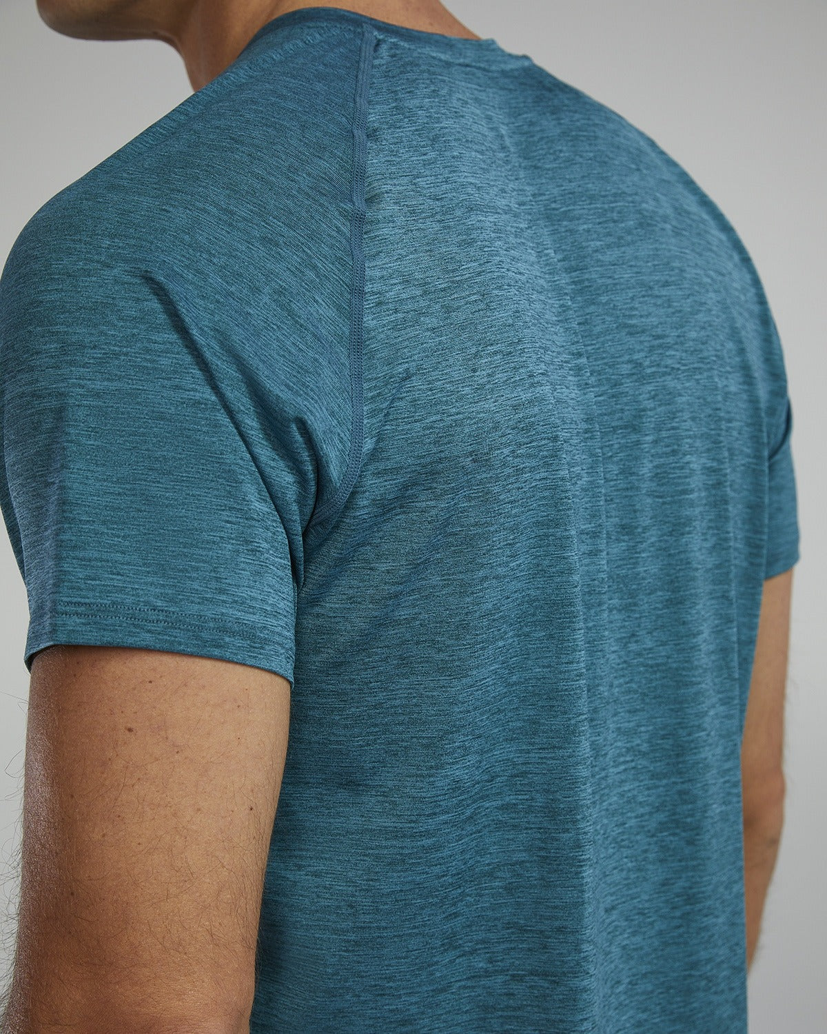 Tyr Men Climadry Raglan Tech Tee  Short Sleeve Rash Guard  Tyr