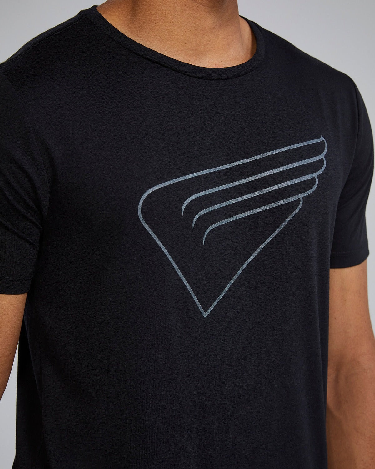 TYR Unisex Ultrasoft Lightweight Tech Tee Training - Chevron  Swim T-shirts  Tyr