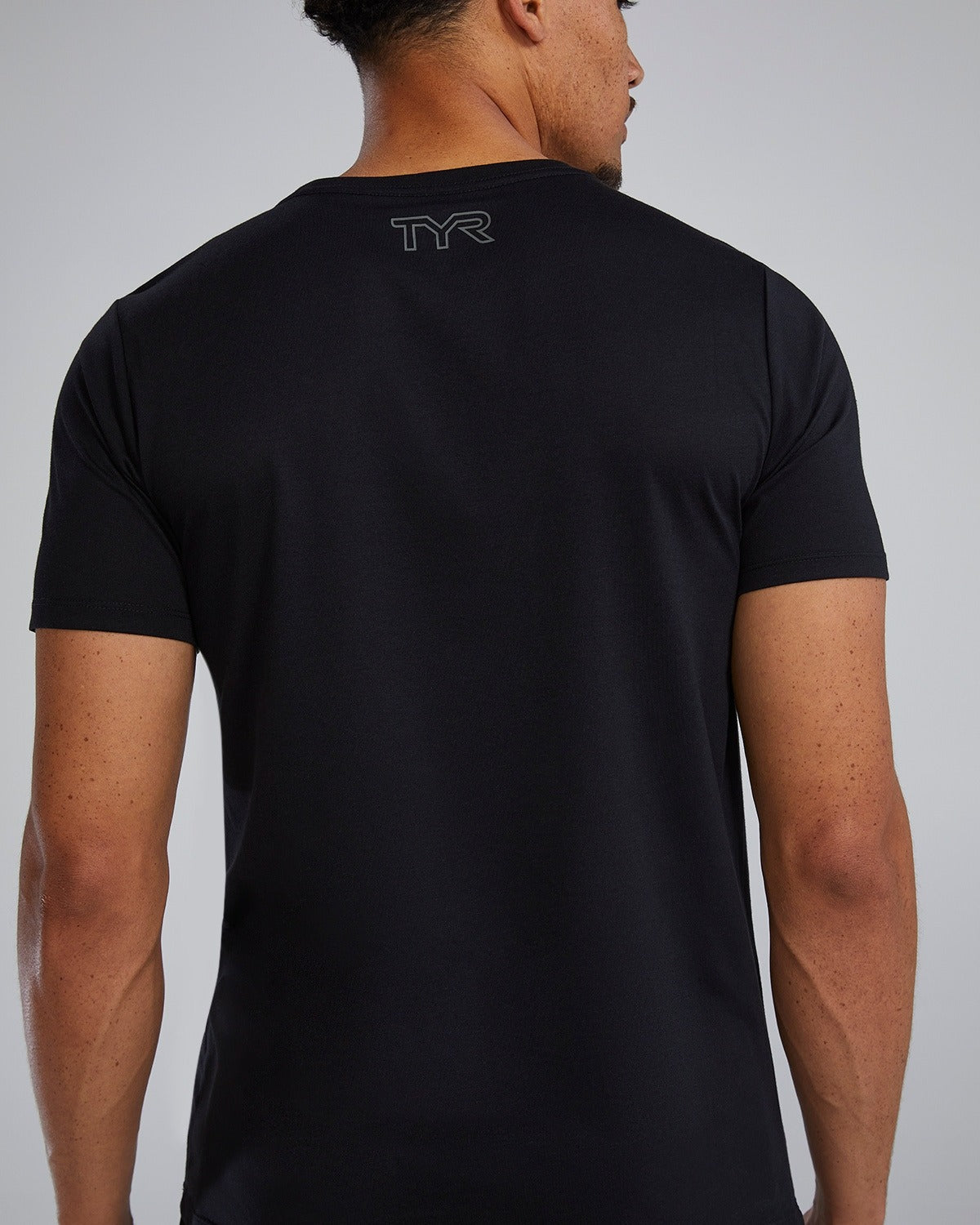 TYR Unisex Ultrasoft Lightweight Tech Tee Training - Chevron  Swim T-shirts  Tyr