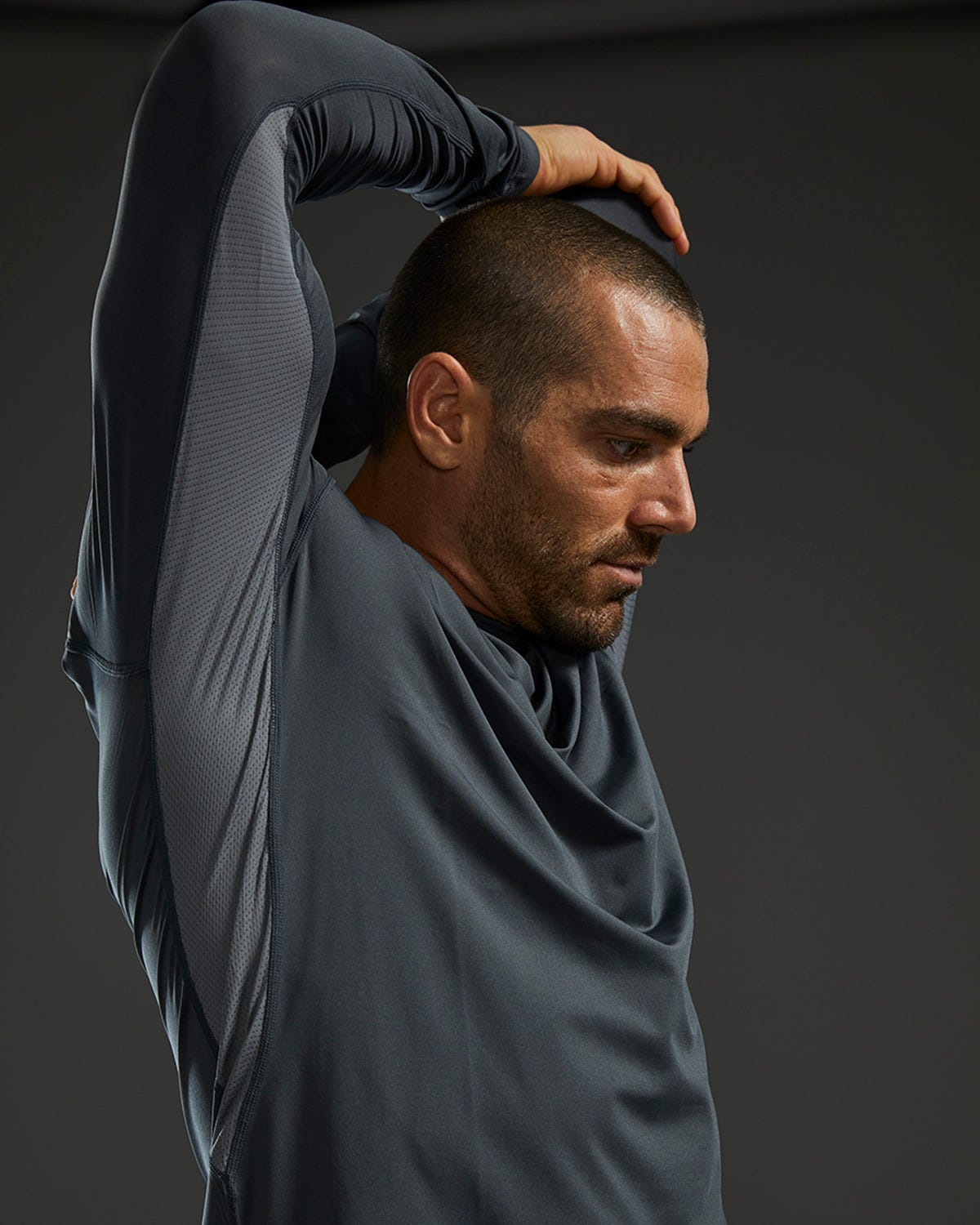 TYR SunDefense Men's Vented Long Sleeve Rash Guard – UPF Swim Shirt  Long Sleeve Rash Guard  Tyr