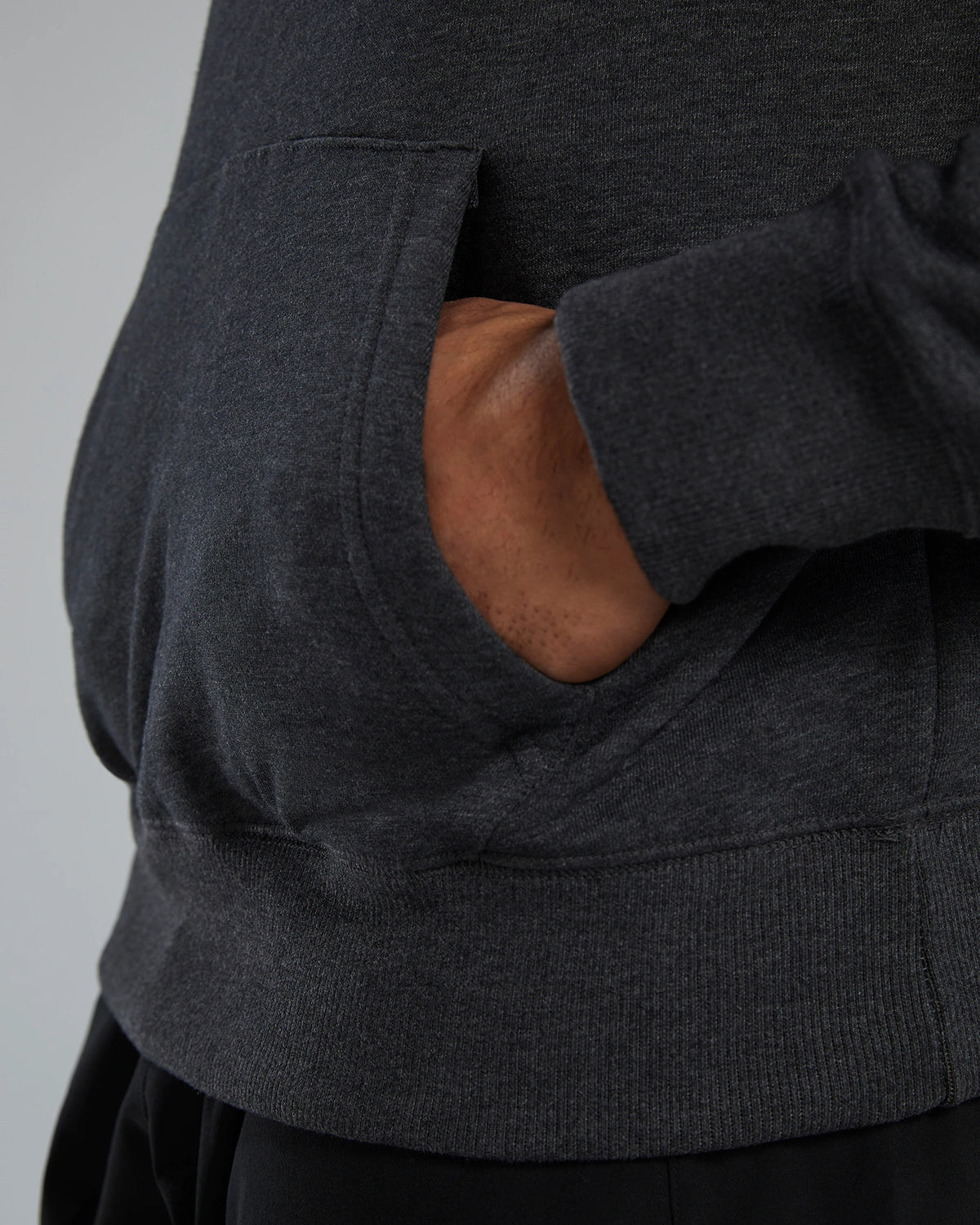 TYR Unisex Shoulder Logo Hoodies  Hoodie  Tyr