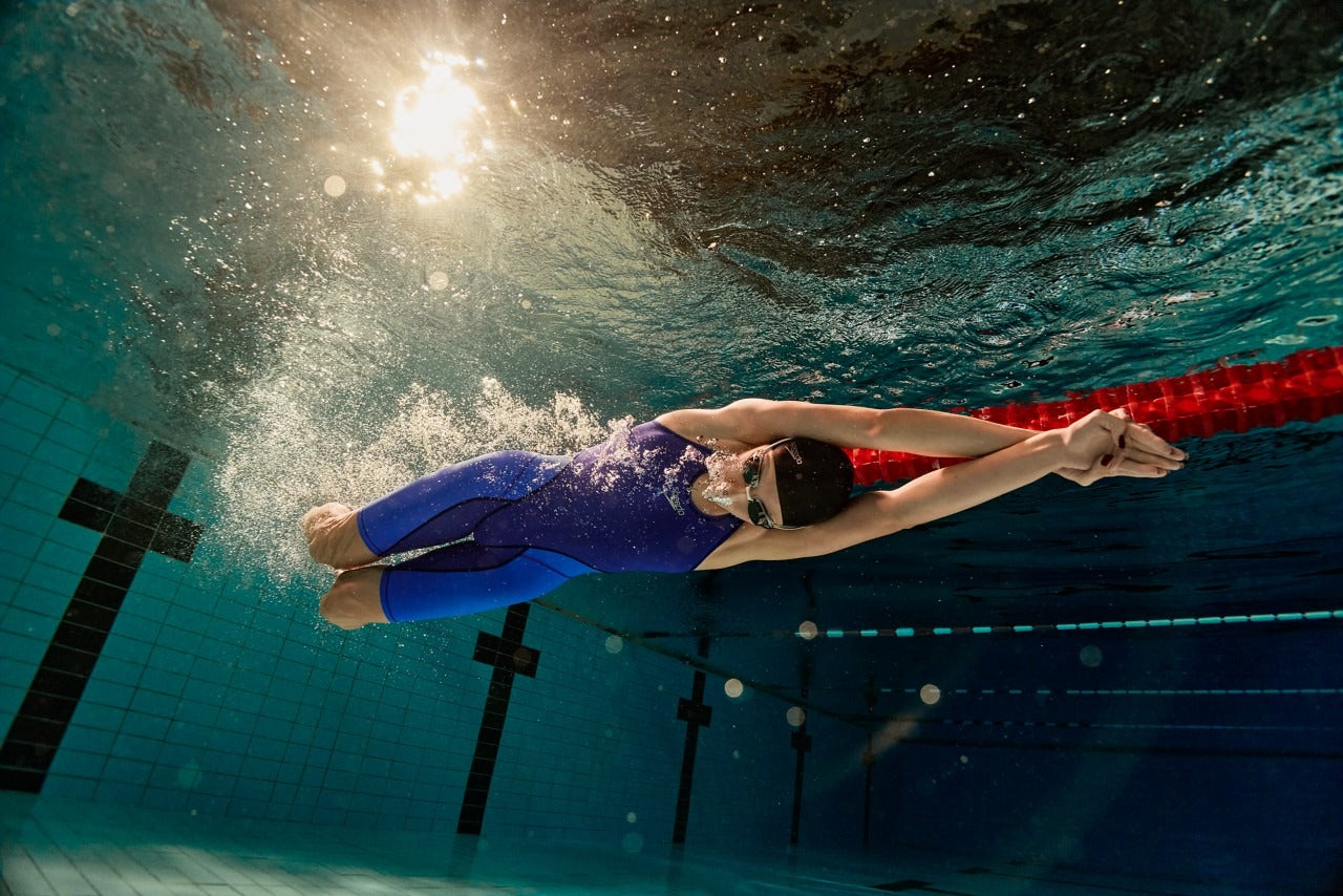 Speedo Women's Solid Vanquisher Kneeskin Tech Swimsuit