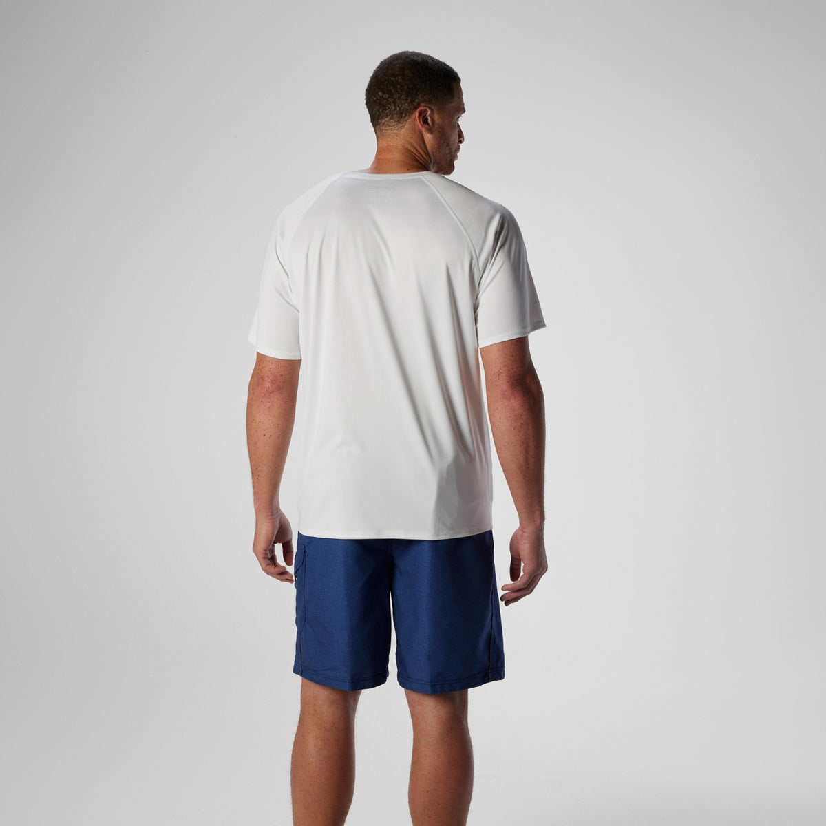 Speedo Men’s Swim Shirt Easy Short Sleeve Rash Guard  Short Sleeve Rash Guard  Speedo