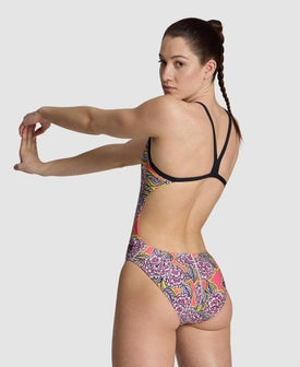 Arena Women Arena Hydrangea Bouquet Challenge Back One Piece Swimsuit  Swim Team Prints  Arena